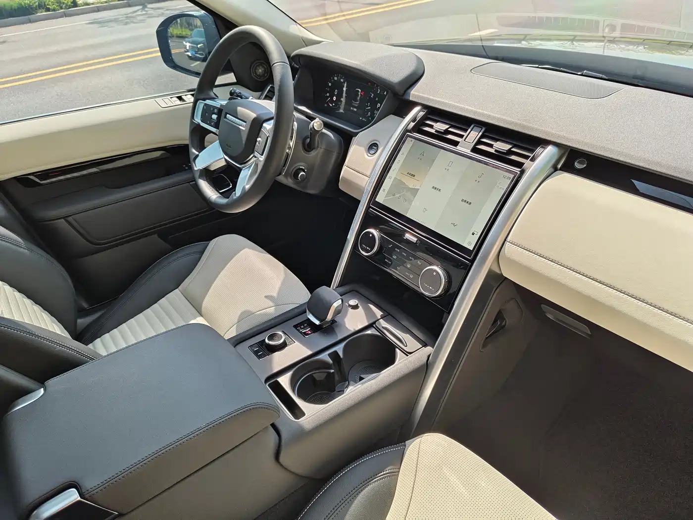 Land Rover Discovery 2026 2024 360PS Dynamic SE