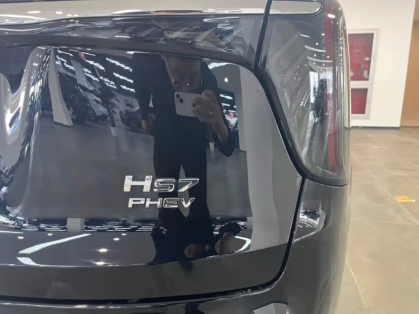Hongqi HS7 PHEV 2024 2.0T PHEV 4WD Flagship Edition 6-seater фото 28