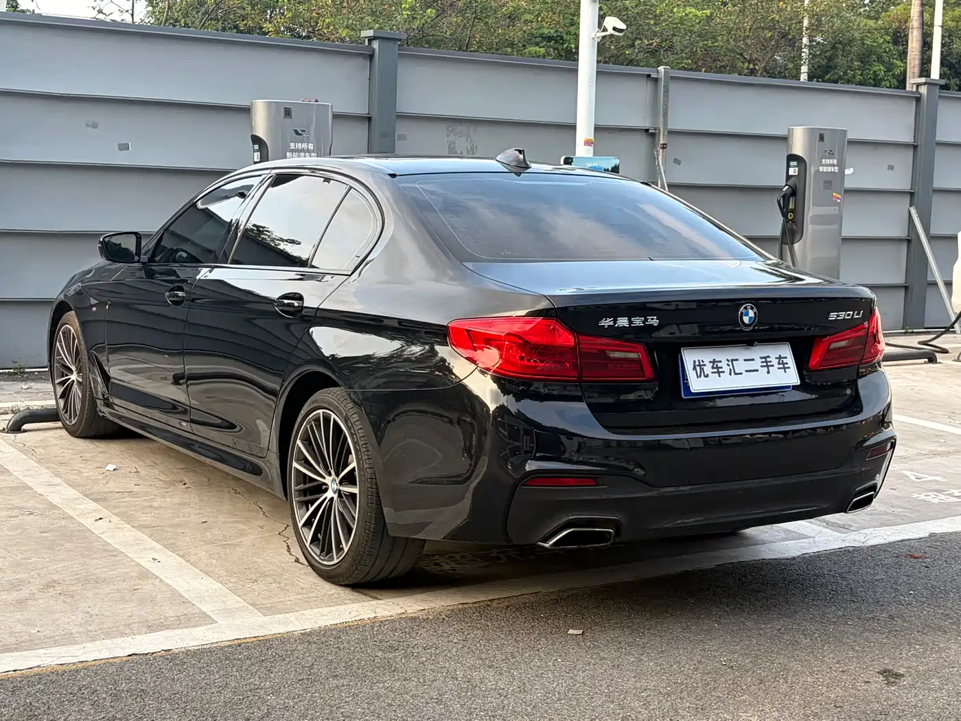 BMW 5 Series 2019 530Li Premium M Sport Package фото 21