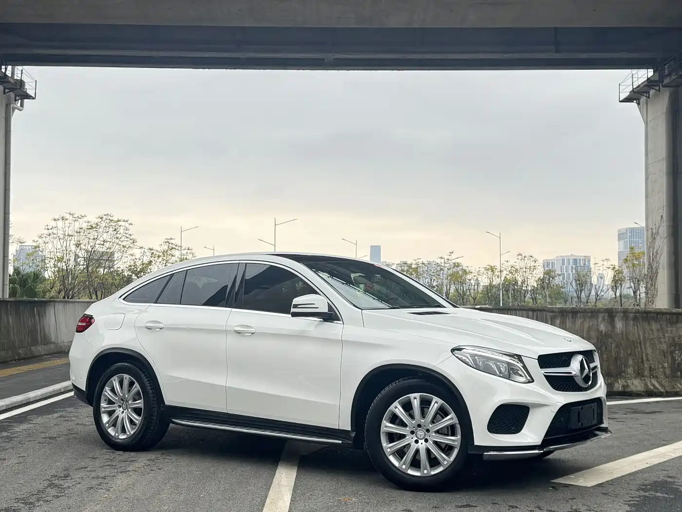 Mercedes-Benz GLE Coupe 2015 GLE 320 4MATIC Coupe SUV фото 3