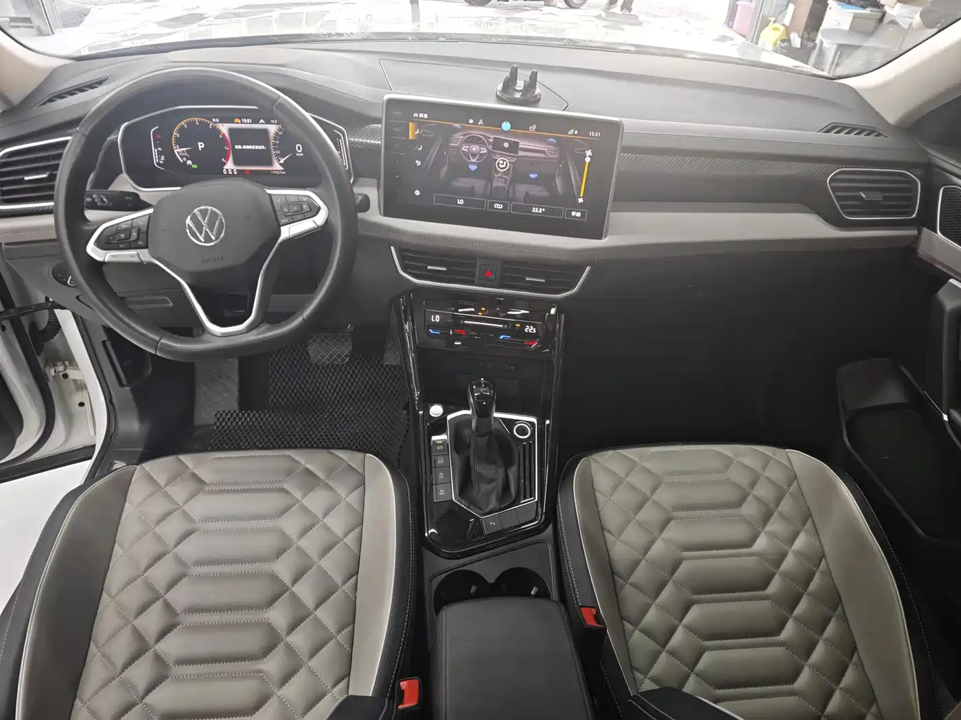 Volkswagen Tayron 2022 330TSI 2WD Luxury Smart Connect Plus фото 10