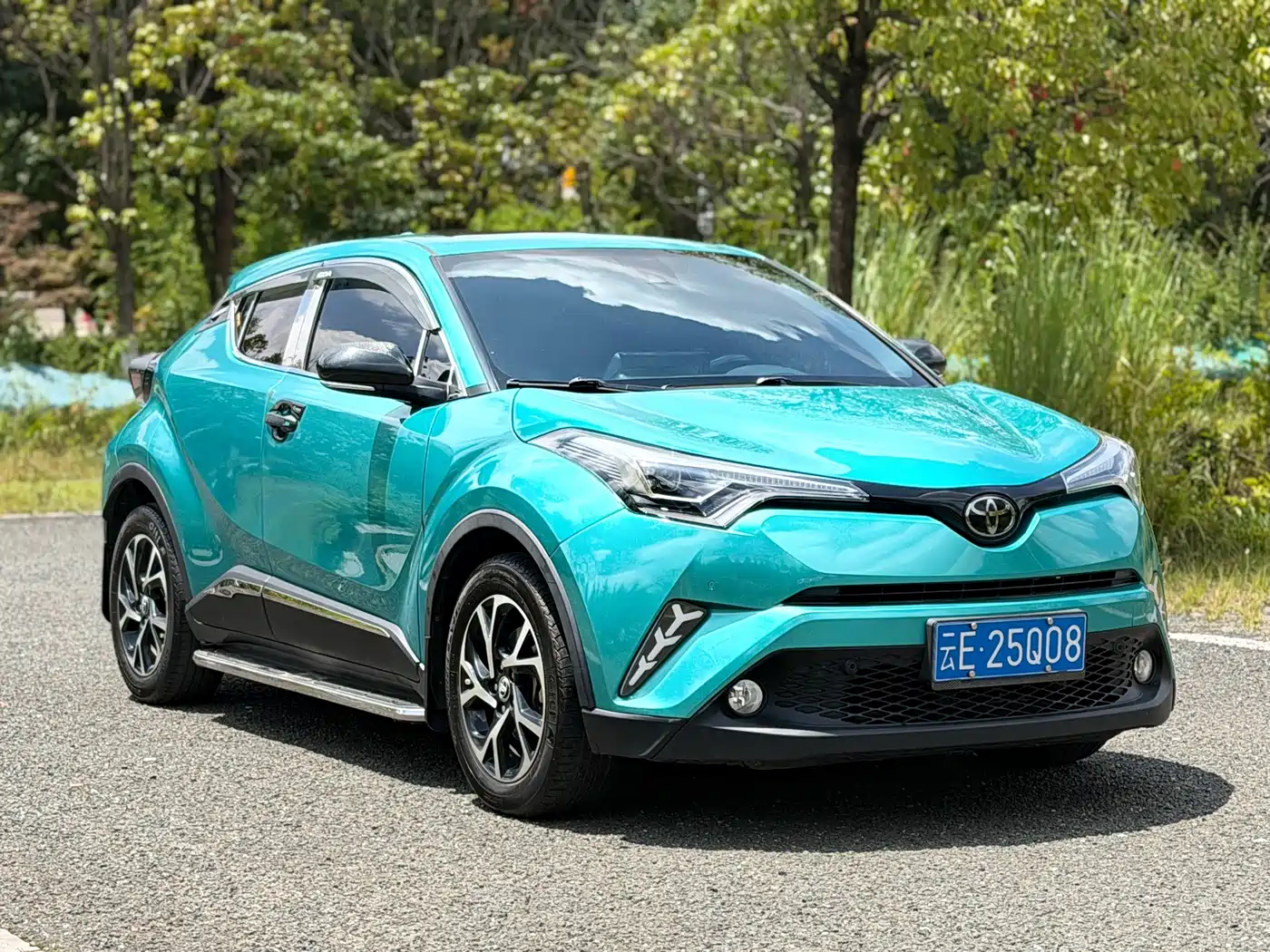 Фото 3 - Toyota C-HR