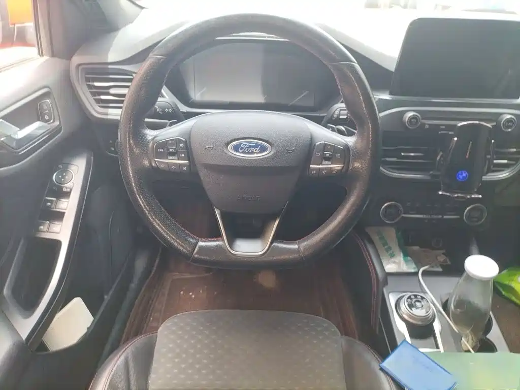 Фото 3 - Ford Focus
