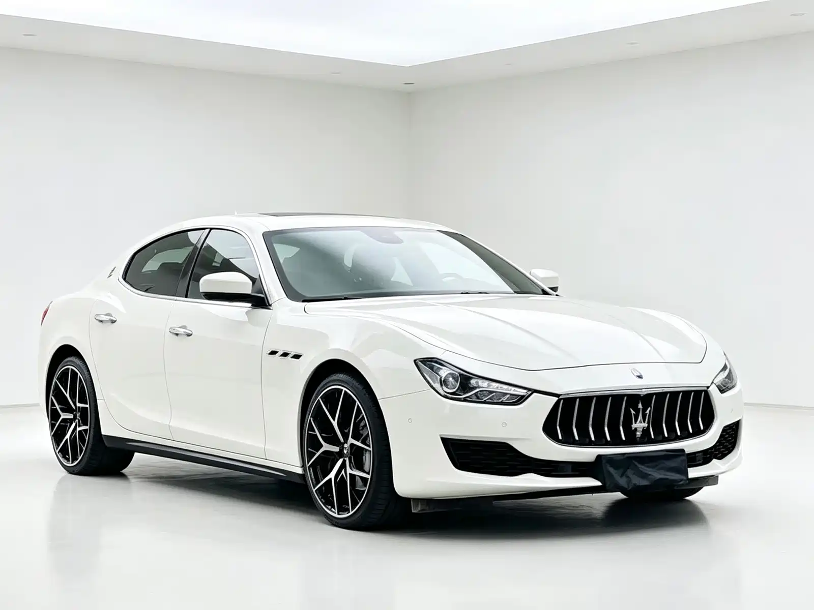 Photo 3 - Maserati Ghibli