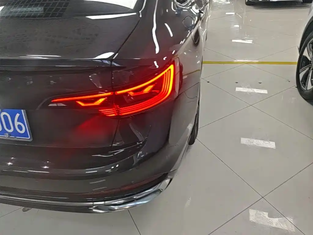 Volkswagen Sagitar 2023 300TSI DSG Surpassing Edition фото 8