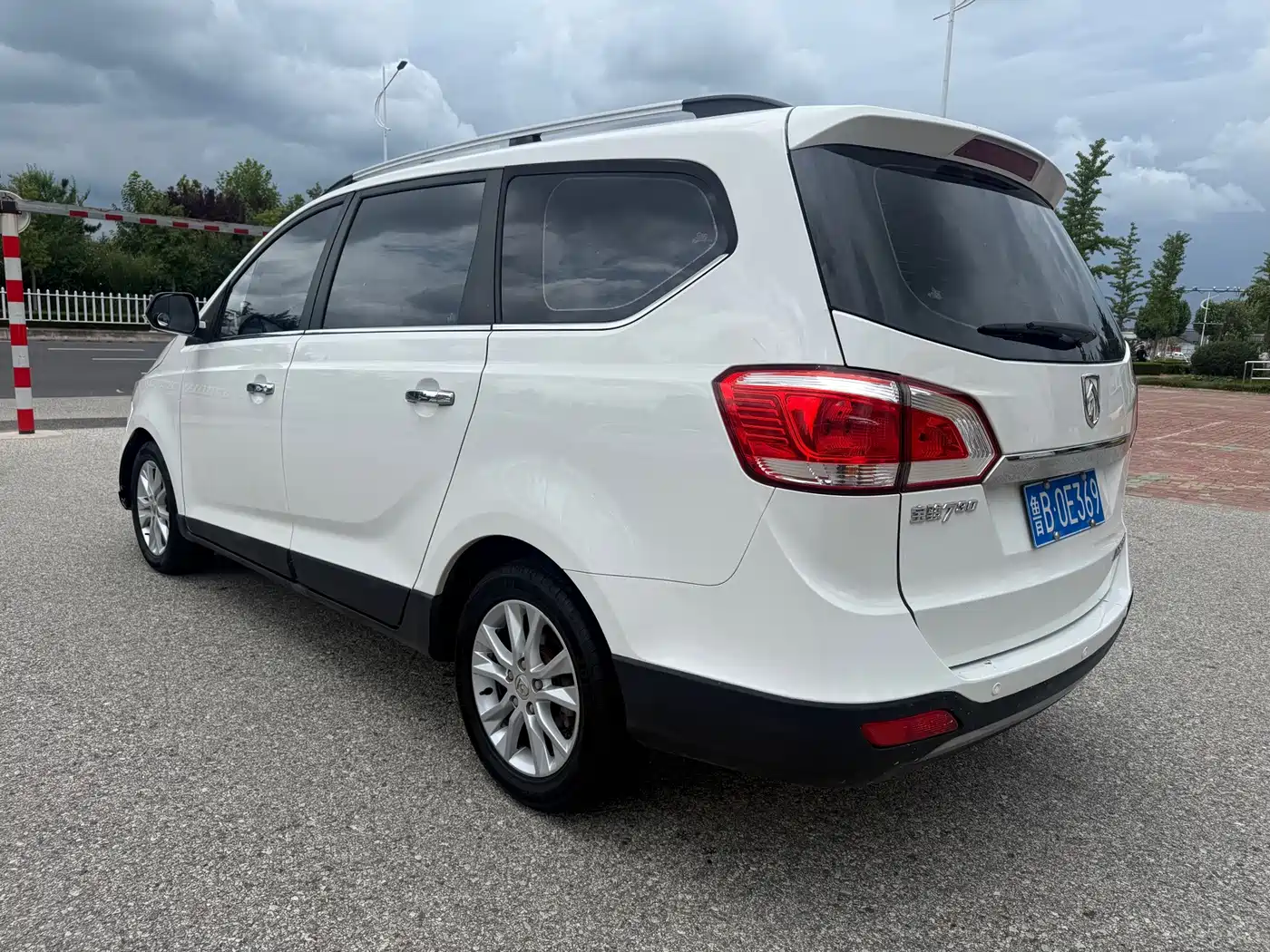 Baojun 730 2015 2014 1.5L Manual Comfort 7-seater