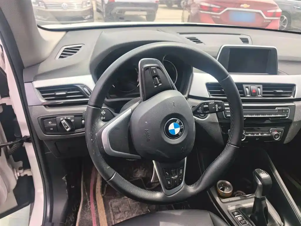 BMW X1 2018 sDrive20Li Leading Model фото 15