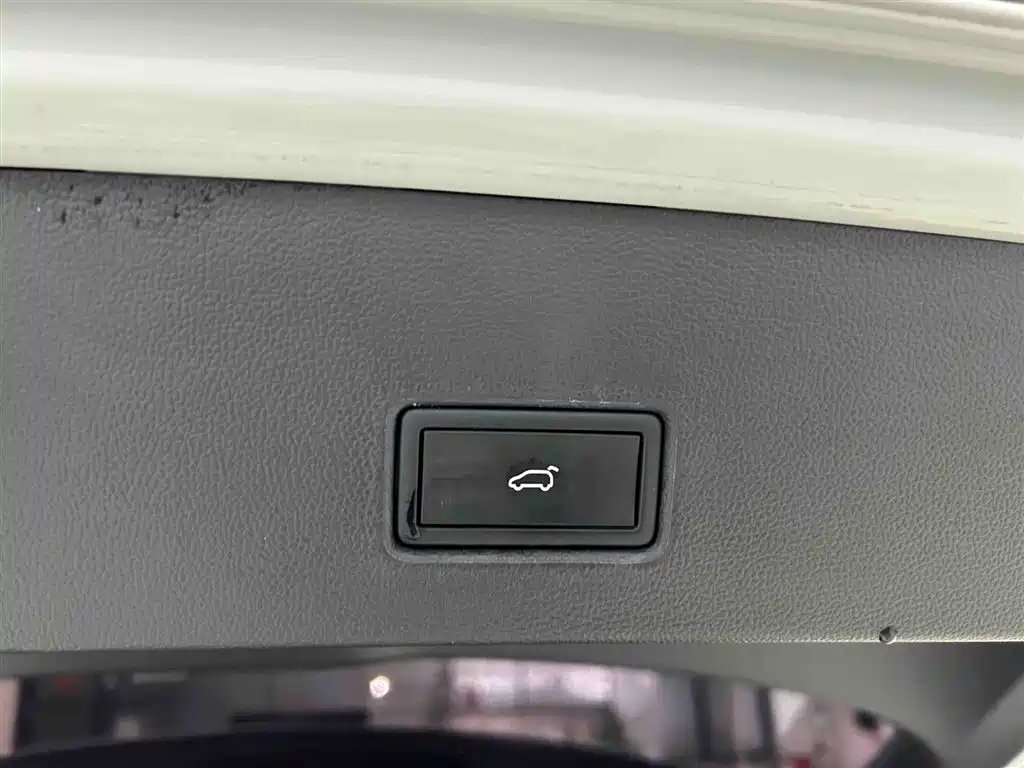 Volkswagen T-ROC 2022 280TSI DSG 2WD Comfort PLUS фото 17