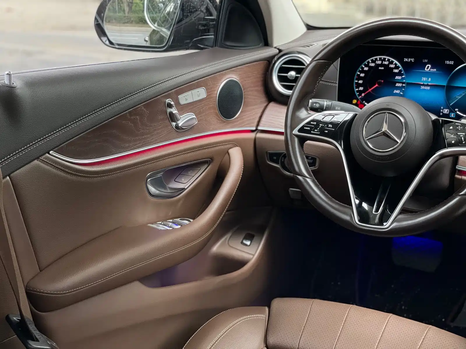 Фото 20 - Mercedes-Benz E-Class