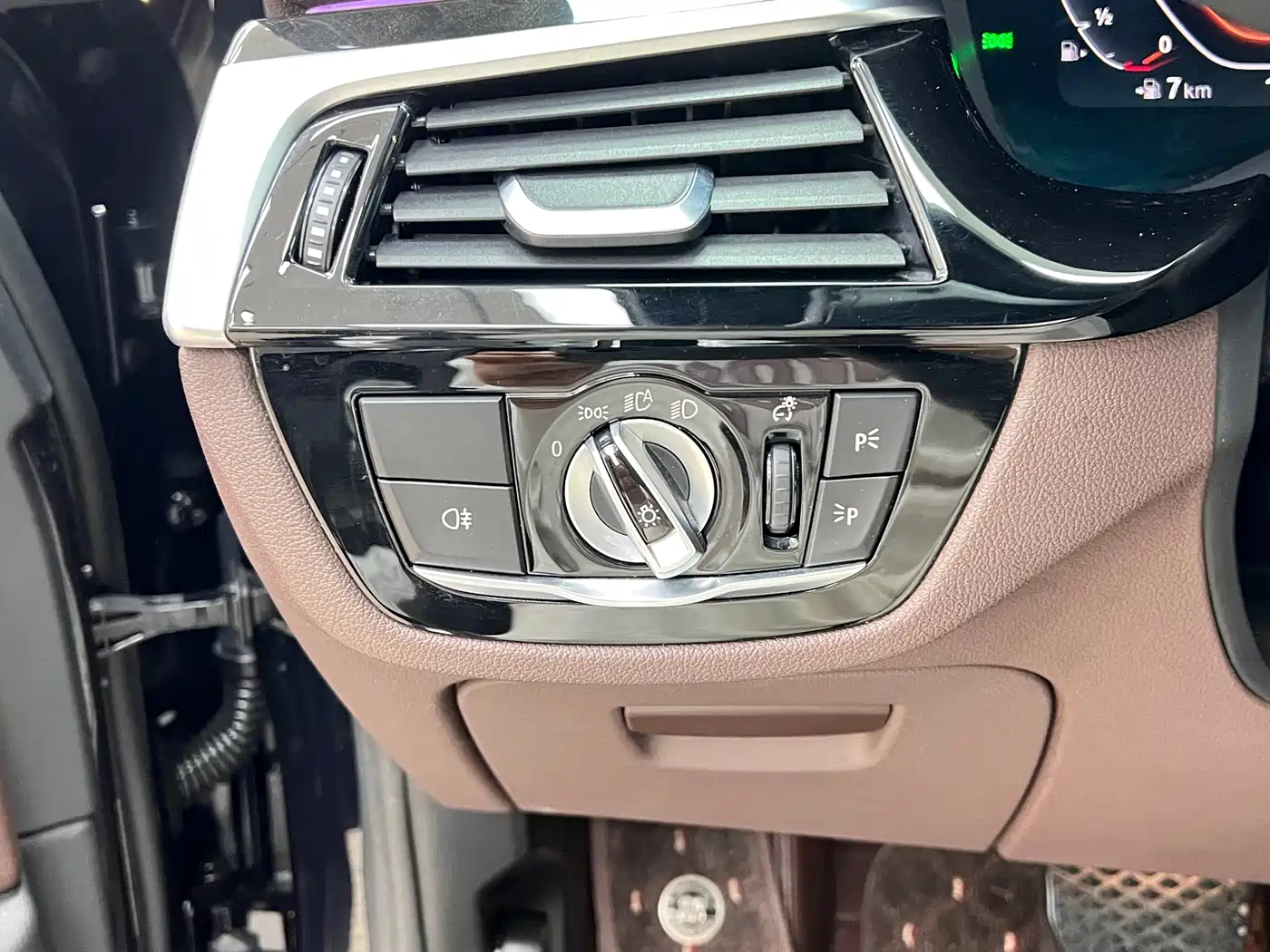 BMW 5 Series 2022 525Li M Sport Package фото 36