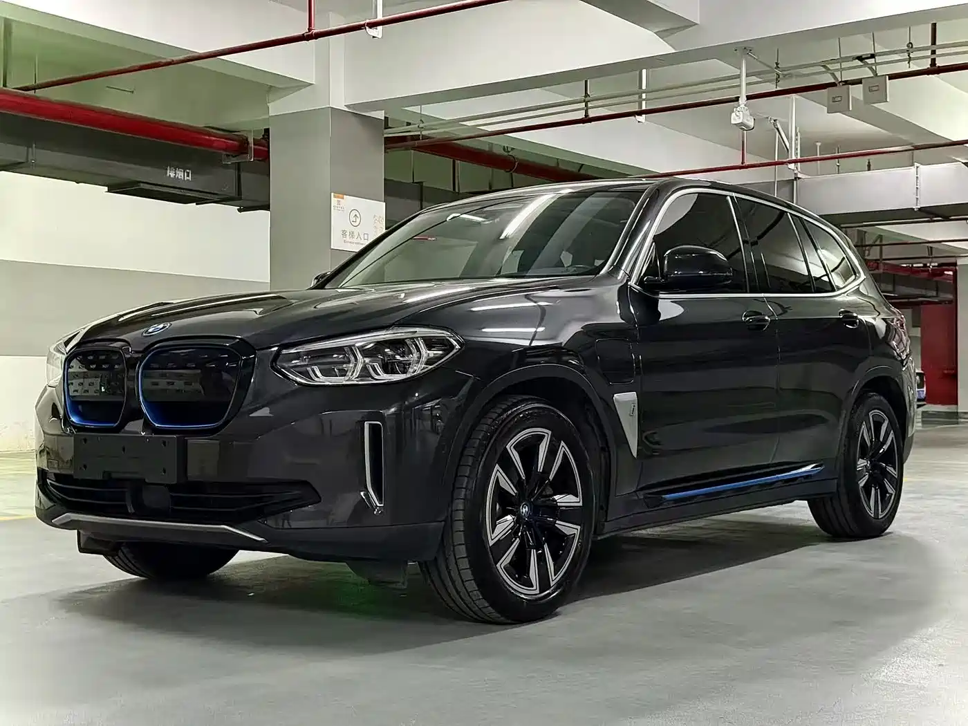 BMW IX3