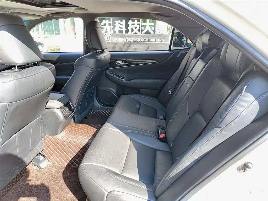 Toyota Crown 2015 2.0T Fashion фото 8