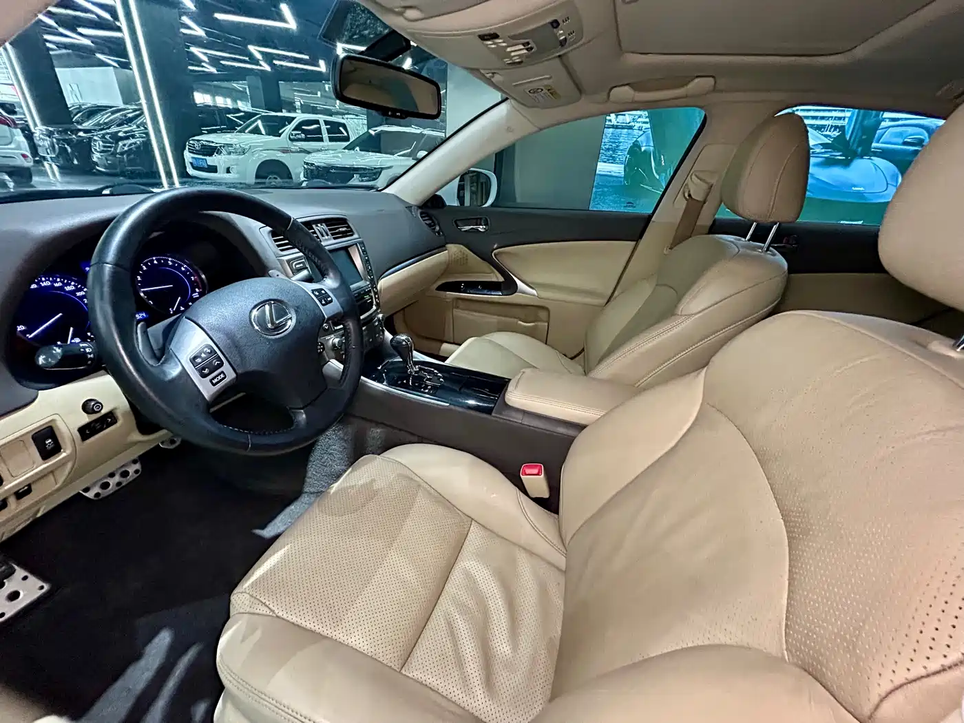 Lexus IS 2011 250 Sport фото 9