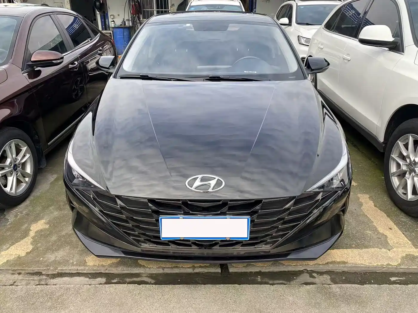HYUNDAI ELANTRA