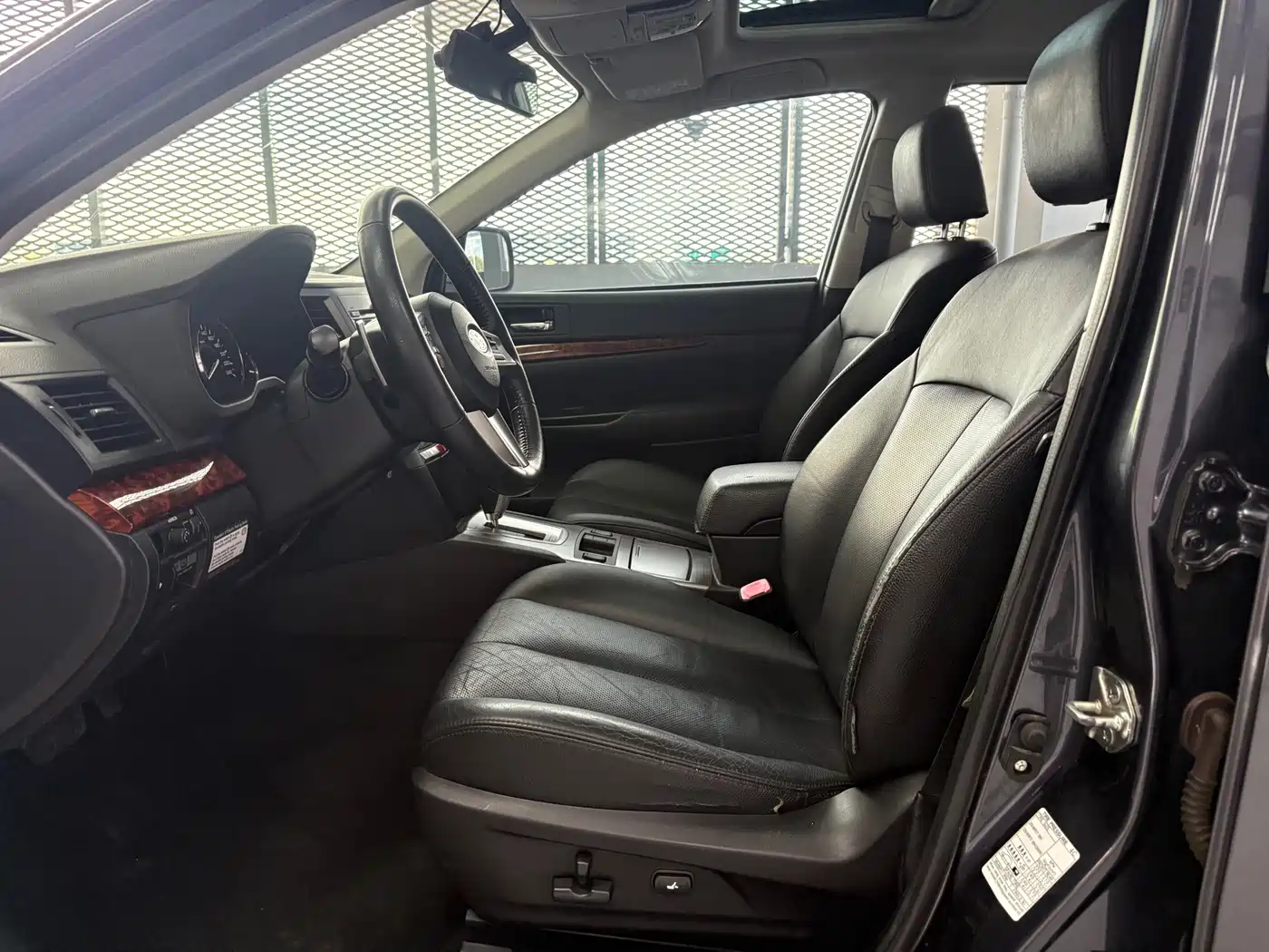 Subaru Outback 2011 2010 2.5i Luxury