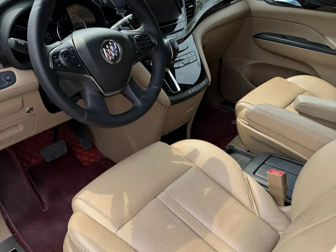 Фото 23 - Buick GL8