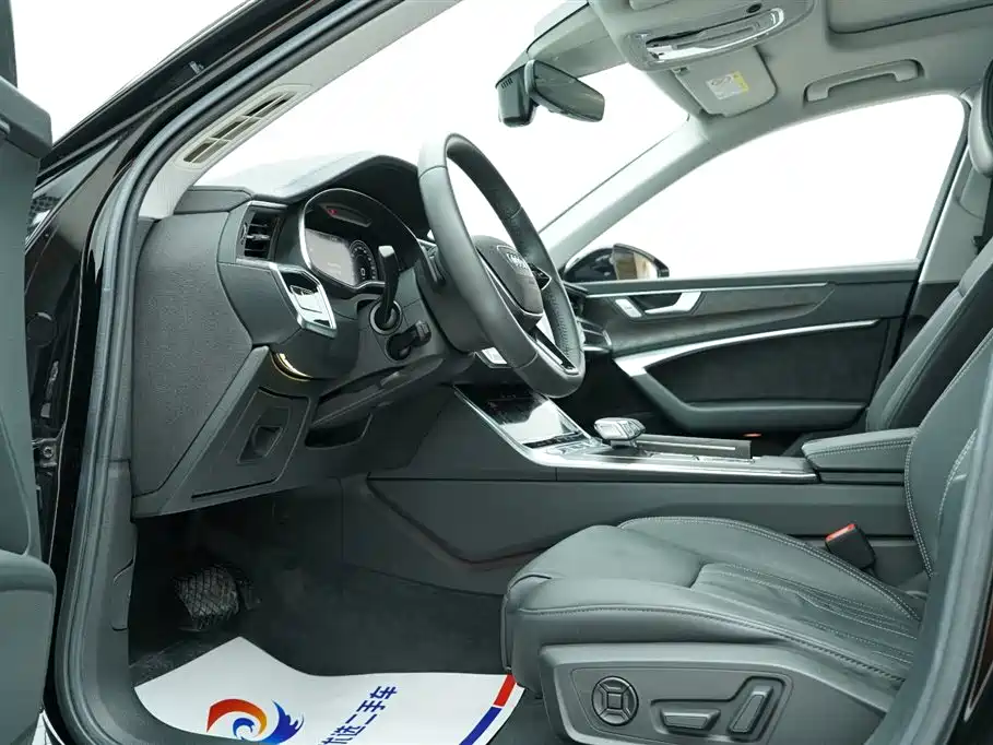 Audi A6L 2019 45 TFSI quattro Exclusive Elegance фото 7