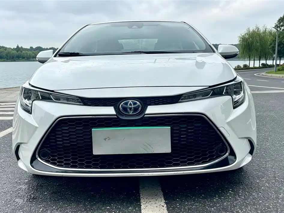 Toyota Levin 2021 Dual Engine 1.8H E-CVT Luxury Edition фото 6