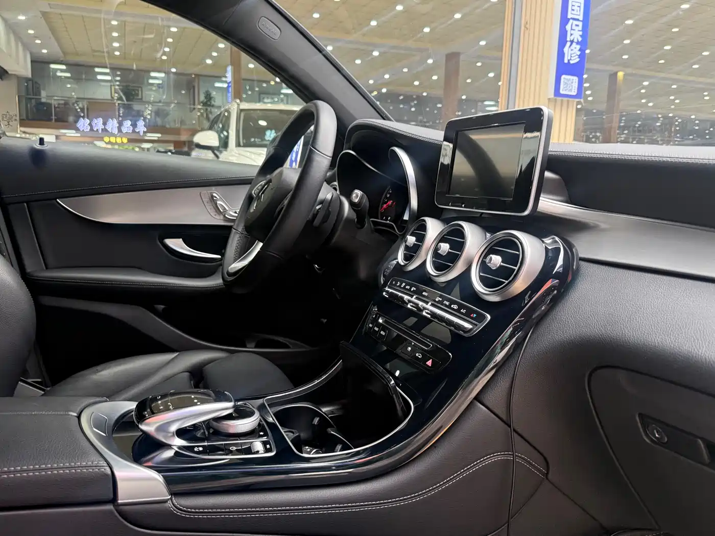 Mercedes-Benz GLC Coupe 2019 GLC 200 4MATIC Coupe SUV фото 15