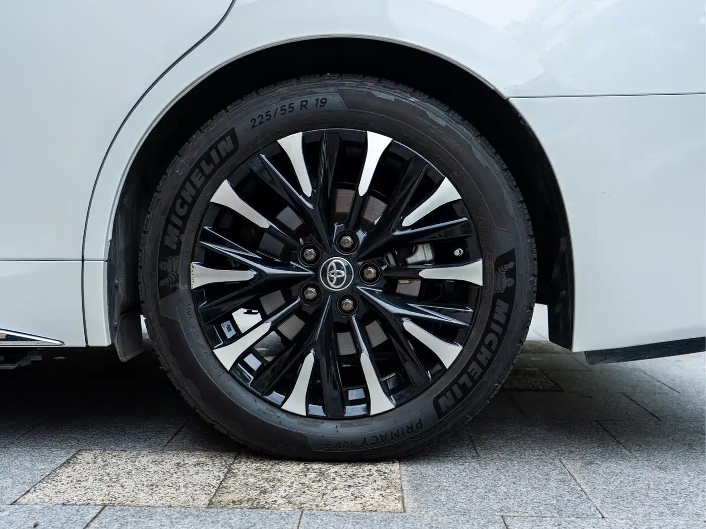 Toyota Vellfire 2024 Crown Hybrid 2.5L Executive Premium Edition фото 11
