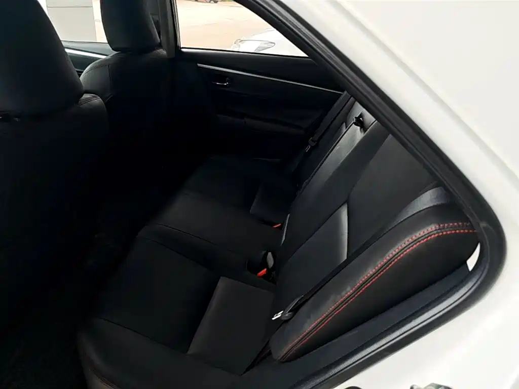 Toyota Corolla 2017 Facelift 1.2T S-CVT GL-i фото 16