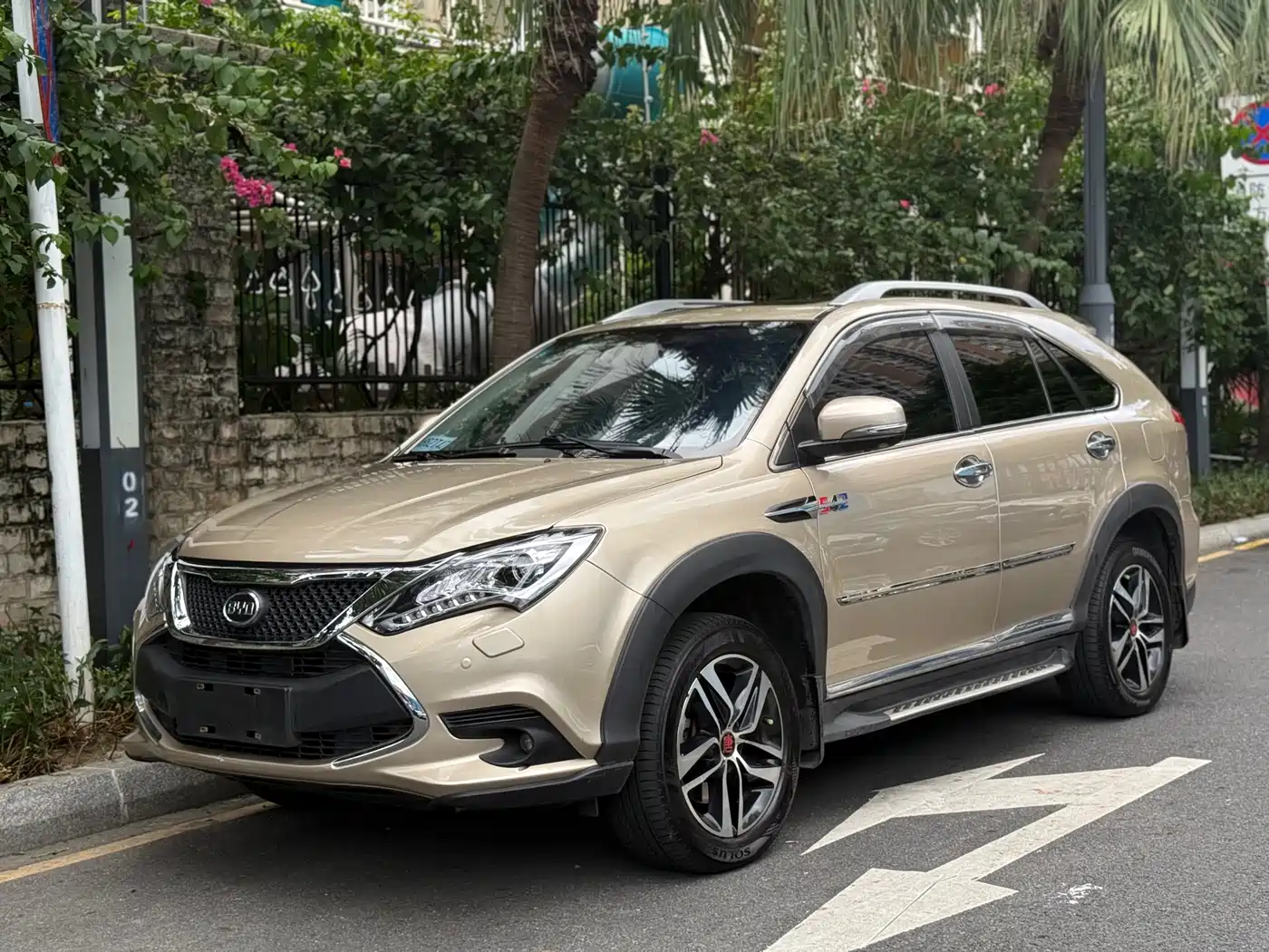 BYD Tang New Energy 2016 2015 2.0T AWD Premium