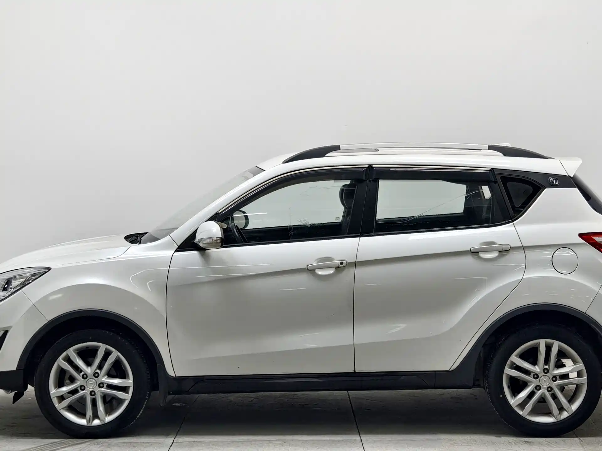 Фото 6 - Changan CS35
