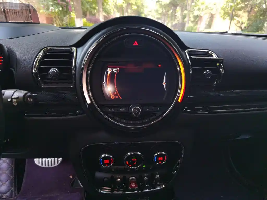 Фото 6 - MINI CLUBMAN