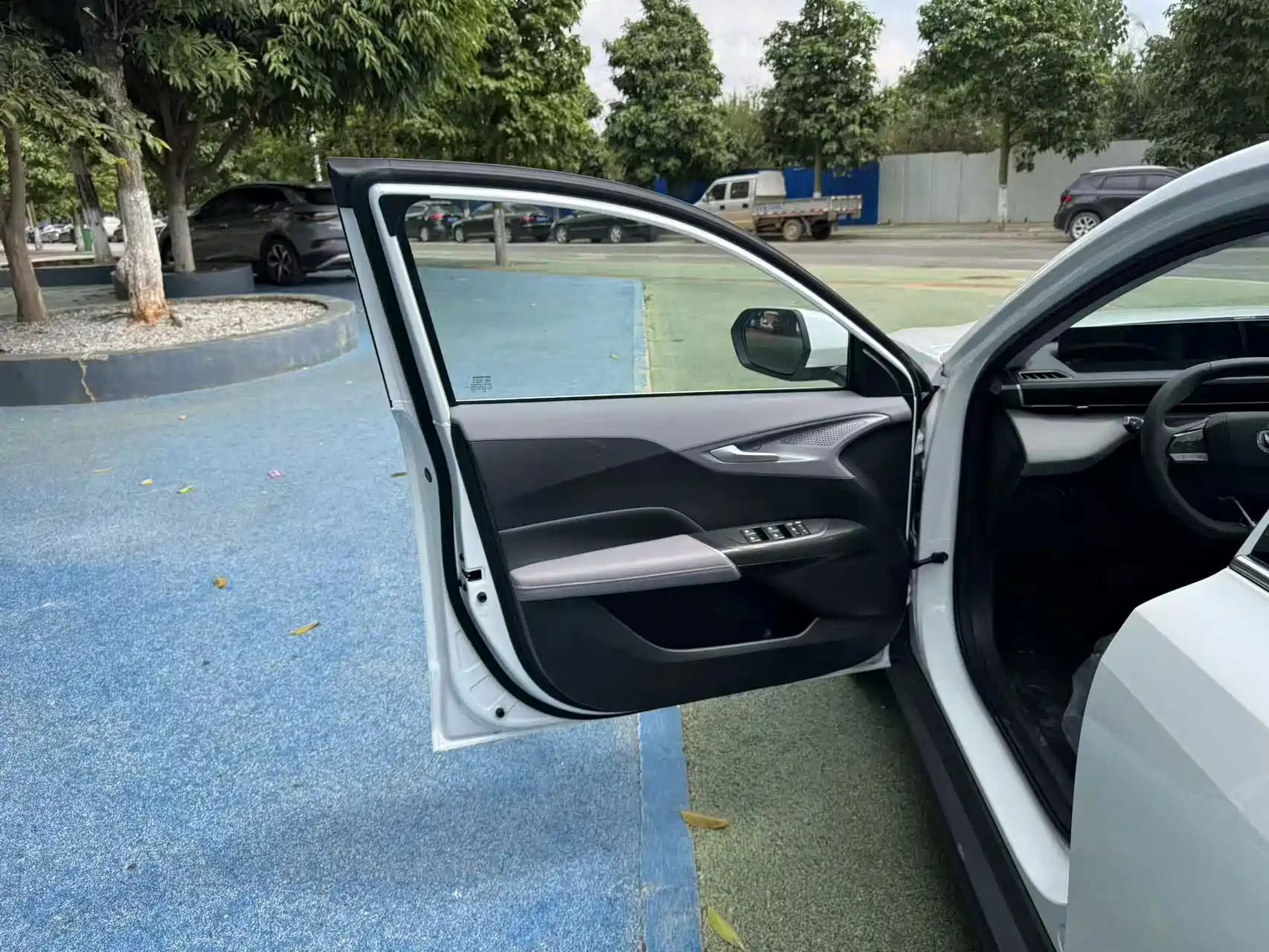 Фото 11 - Changan Eado PHEV