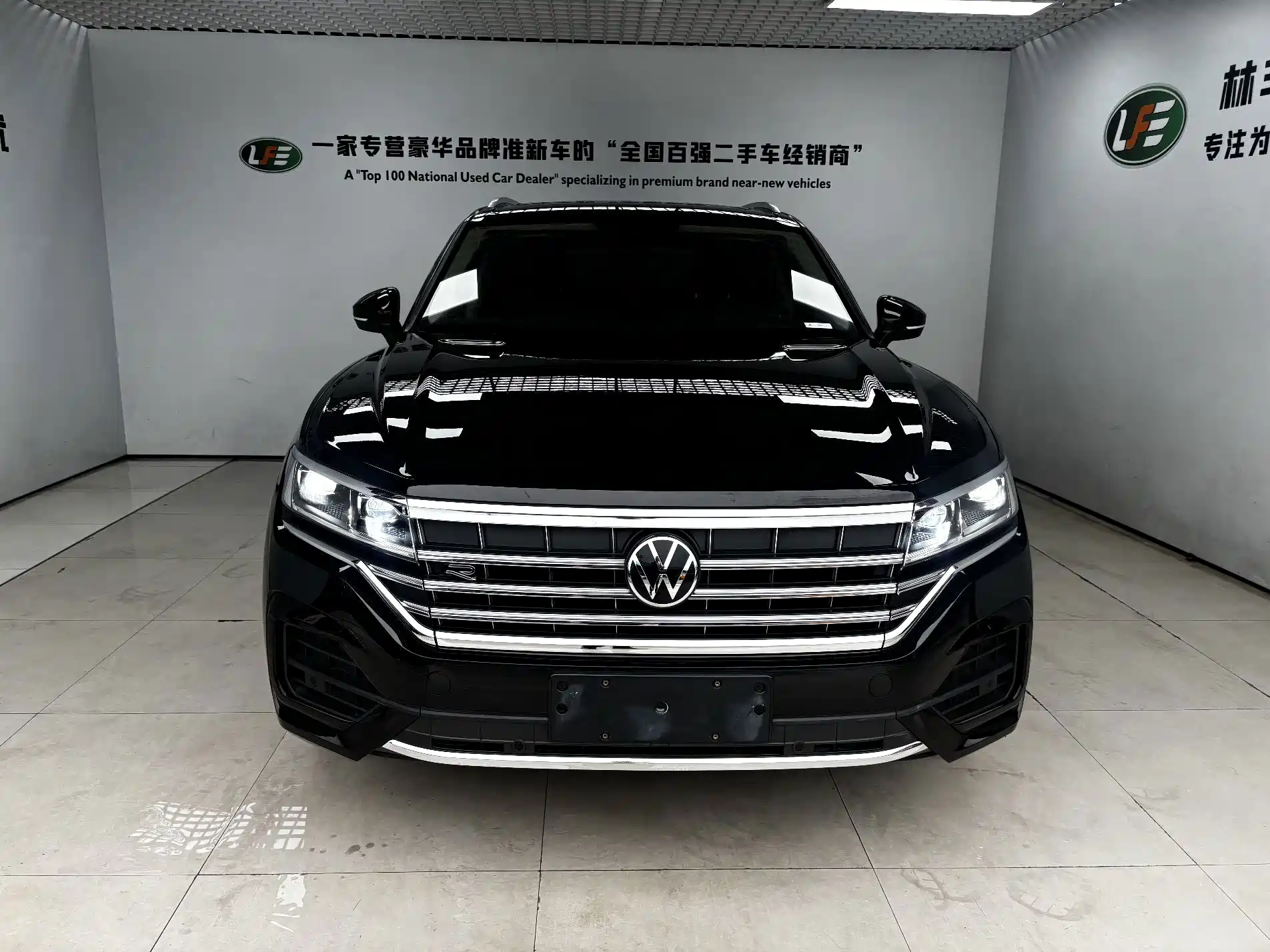 Фото 3 - Volkswagen Touareg