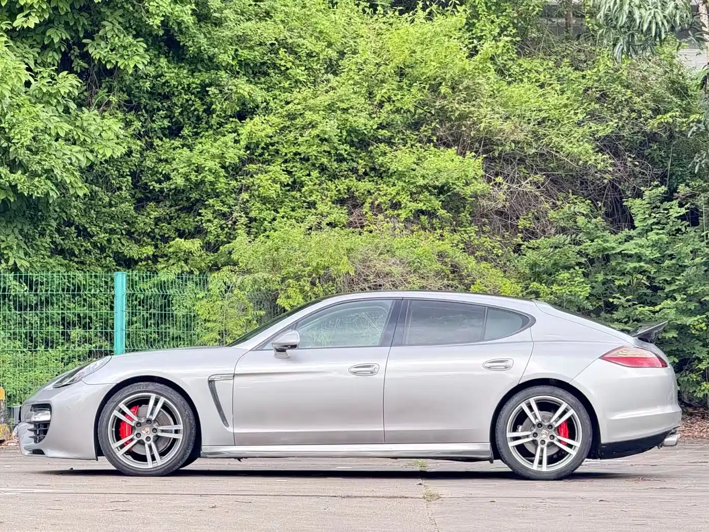 Porsche Panamera 2010 Panamera 4 3.6L фото 22