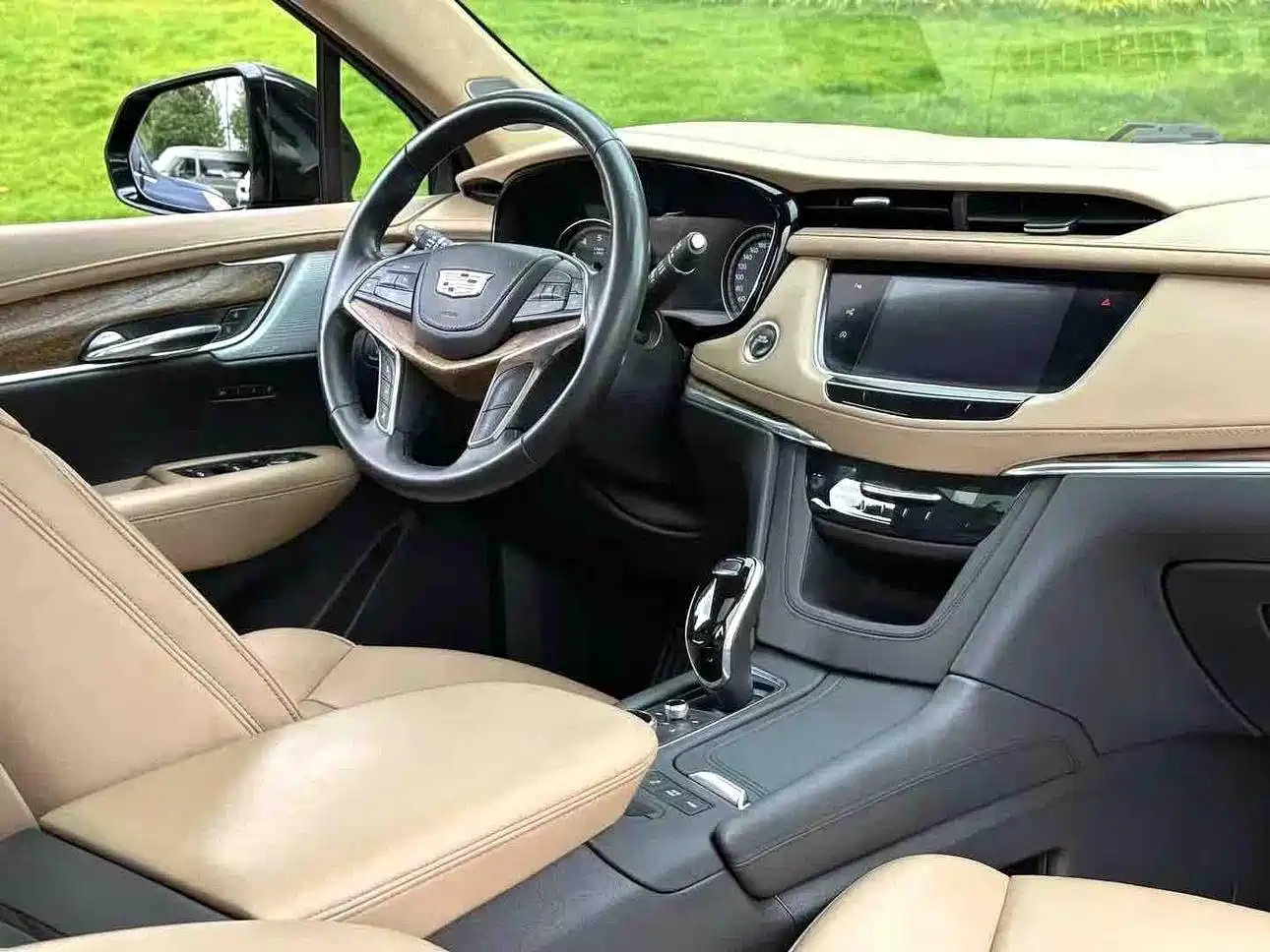 Фото 11 - Cadillac XT5