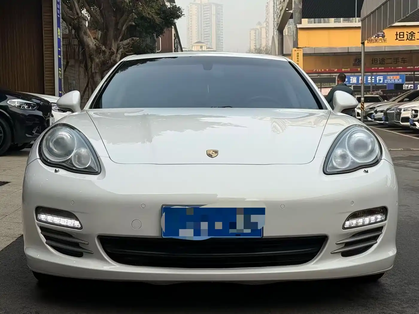 Porsche Panamera 2013 Panamera 4 Platinum Edition 3.6L фото 2