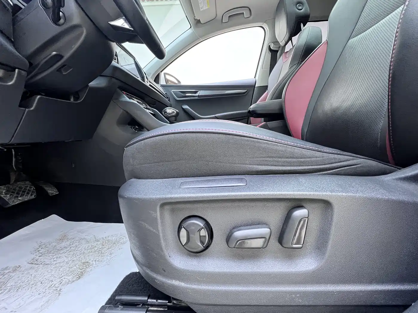 Škoda Karoq 2023 TSI280 Luxury Edition фото 16