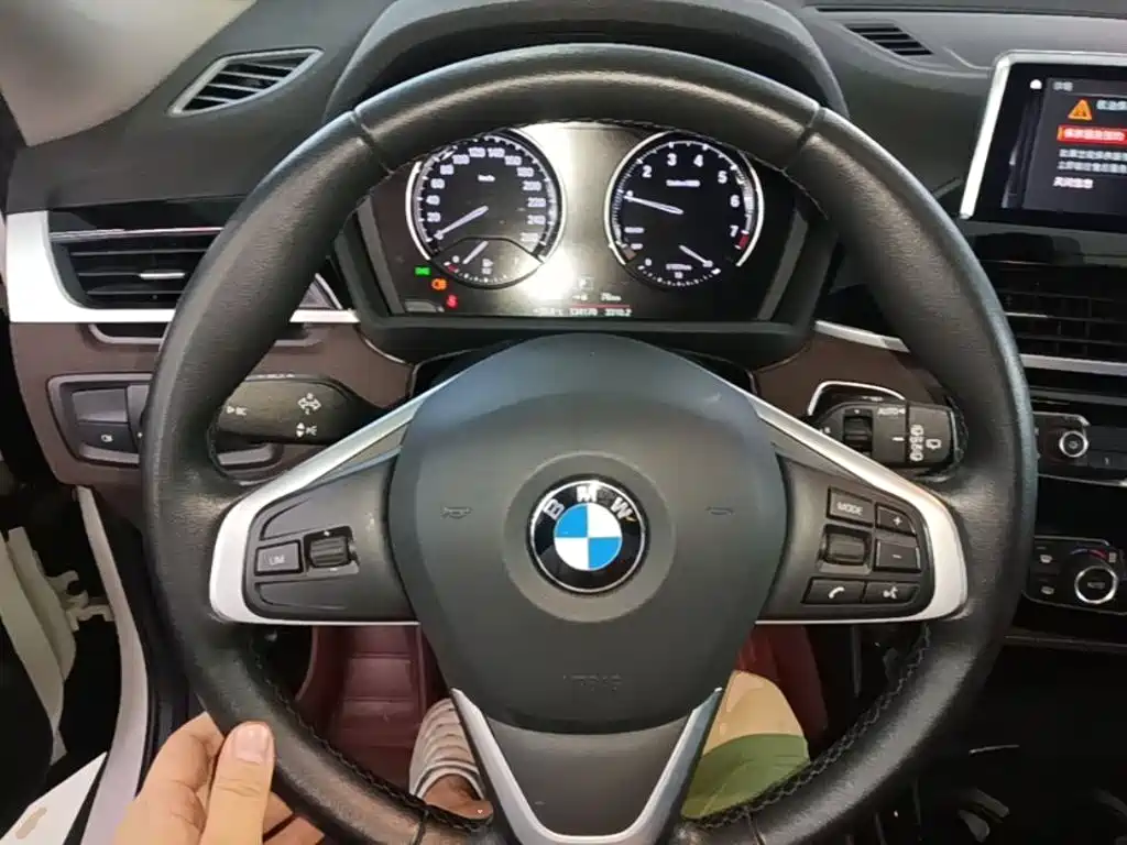 Photo 11 - BMW X2