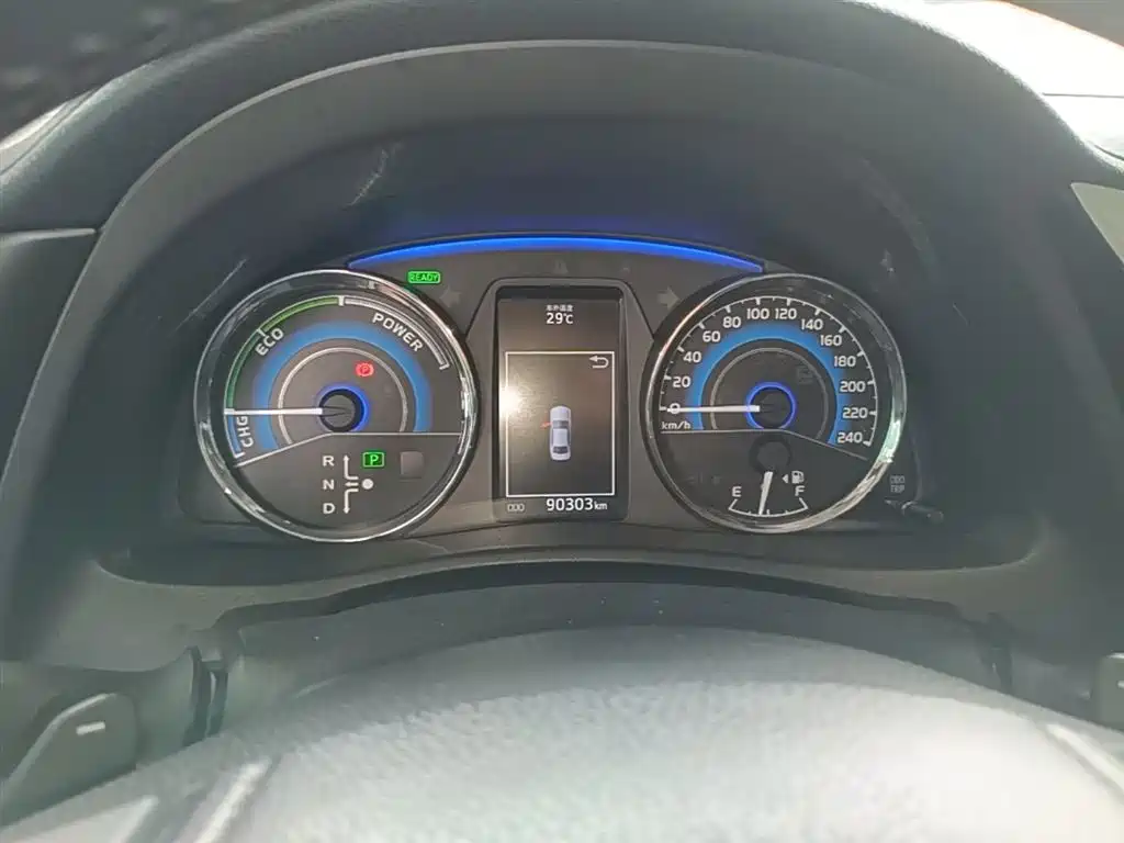 Toyota Corolla 2017 Facelift Hybrid 1.8L E-CVT Elite Edition фото 12