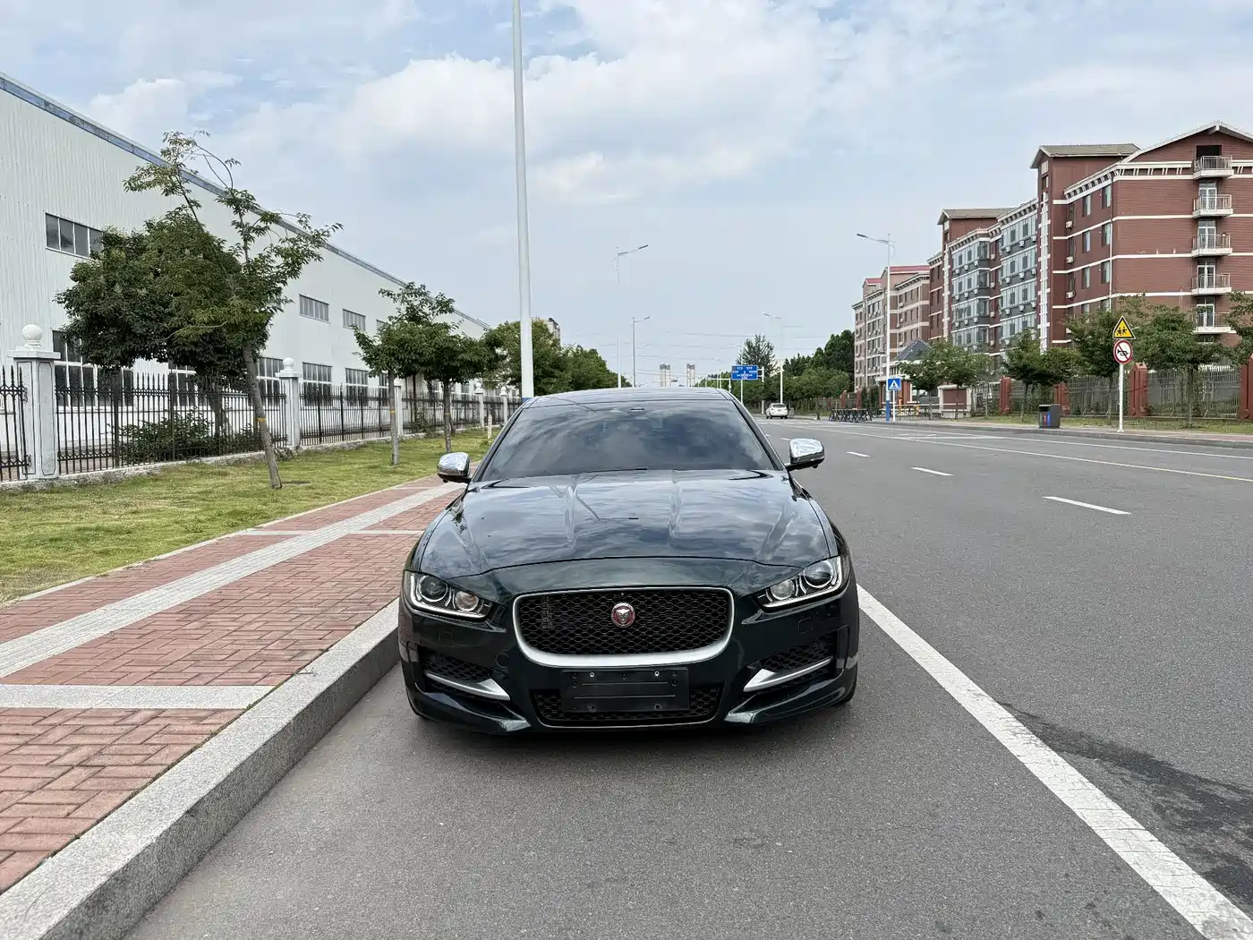 Jaguar XE 2016 2015 2.0T 200PS R-Sport