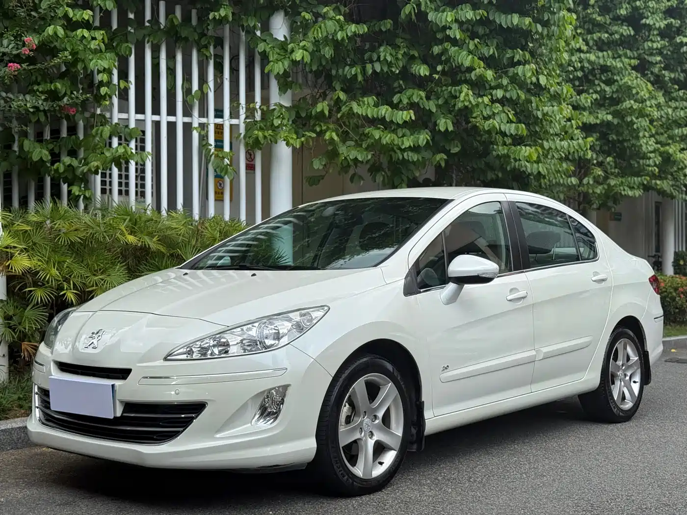 Peugeot 408 2013 2013 2.0L Automatic Comfort Edition