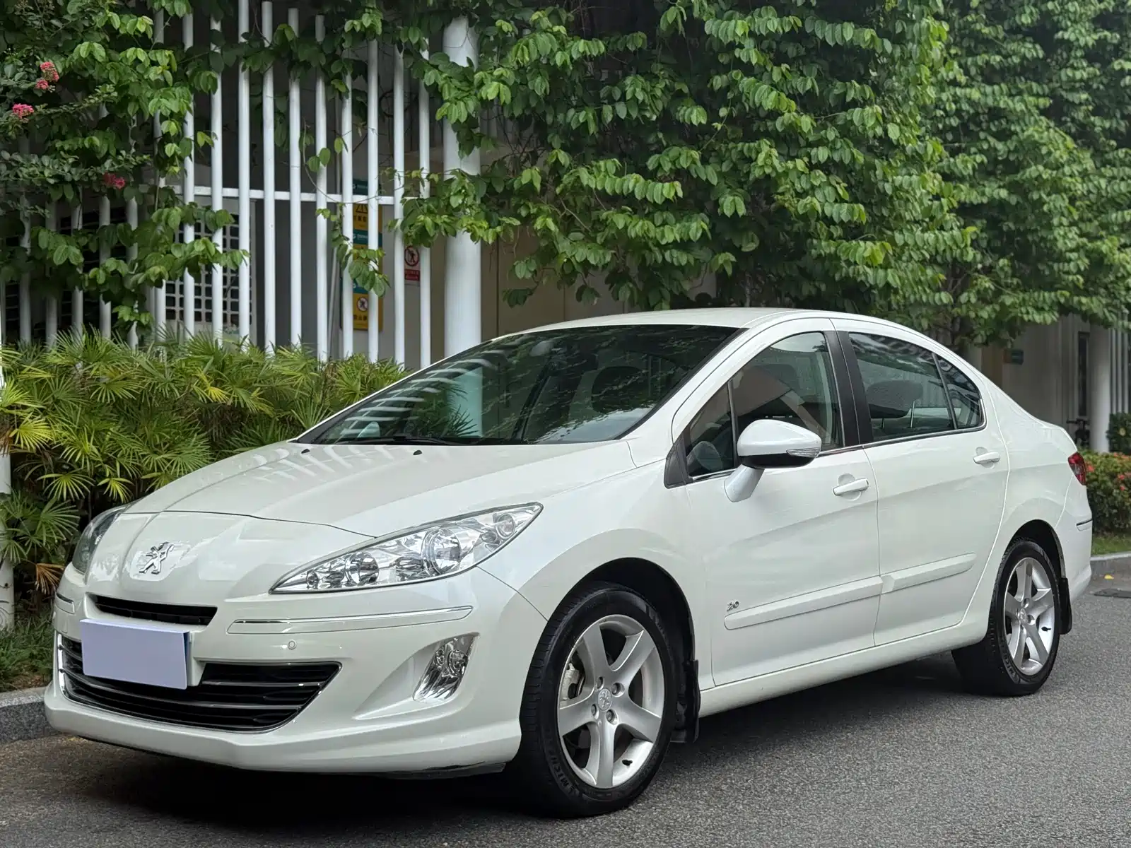 Фото 1 - Peugeot 408
