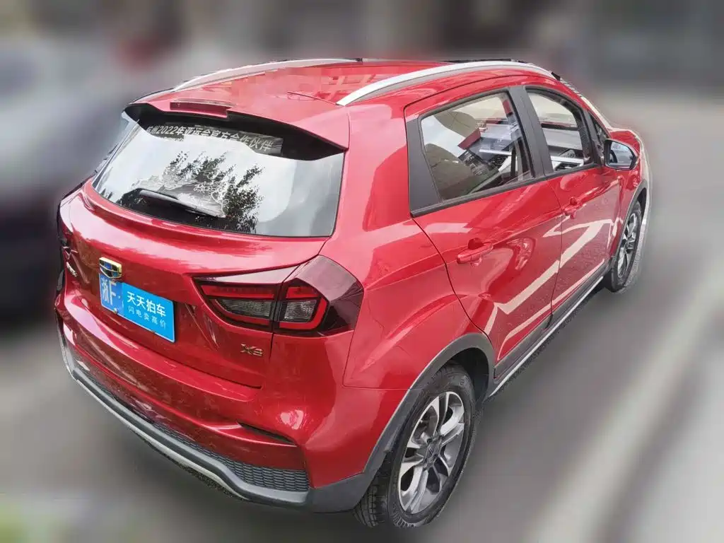 Фото 2 - Geely Vision X3