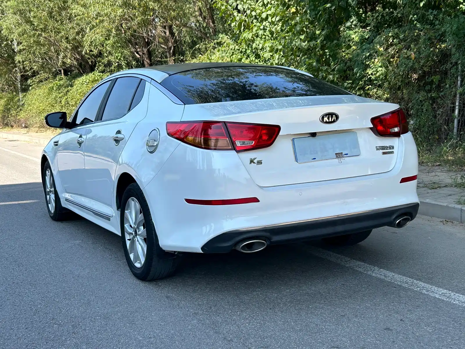 Photo 3 - Kia K5