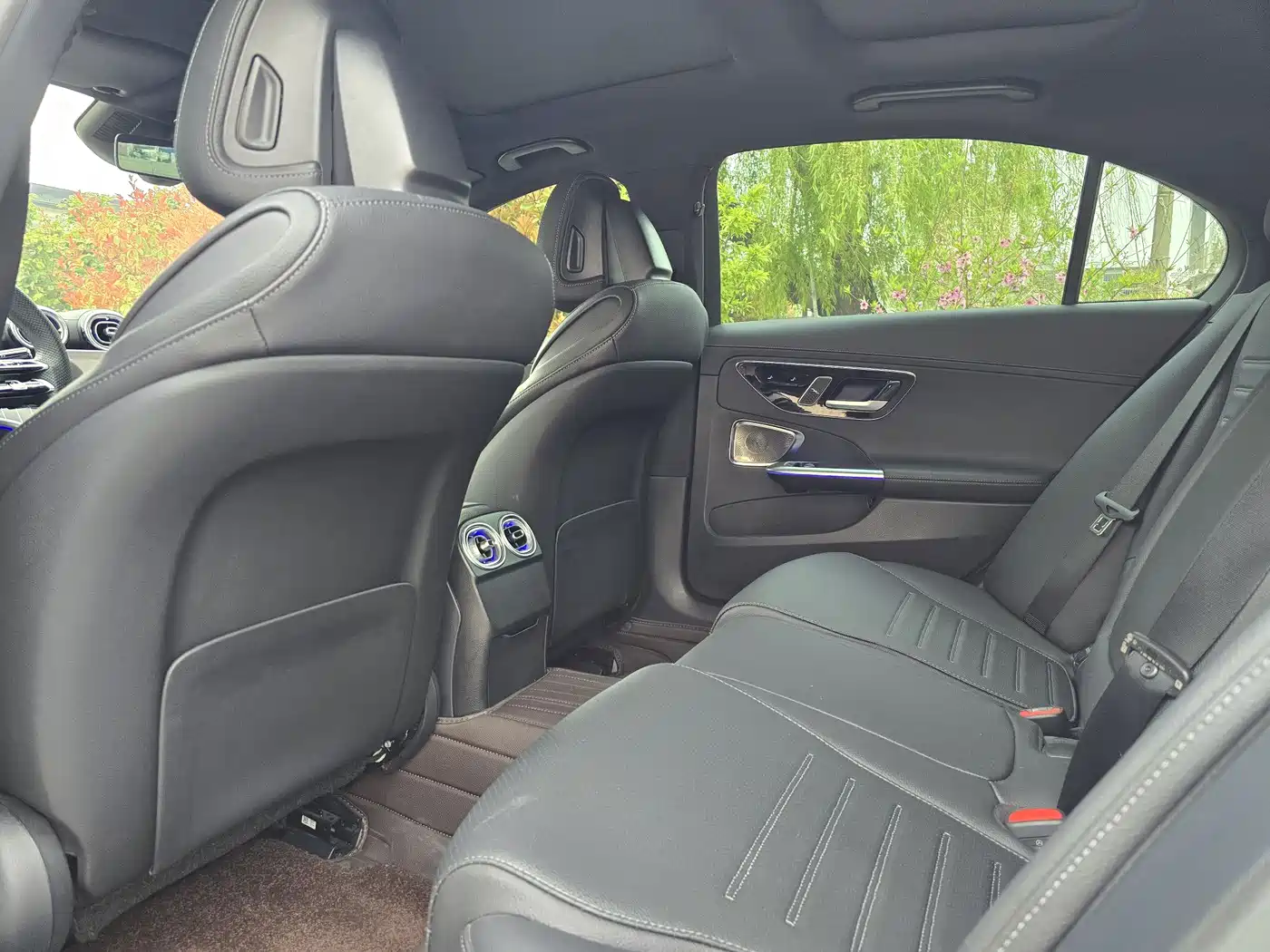 Mercedes-Benz C-Class 2023 C 260 L Night Edition Sport фото 8