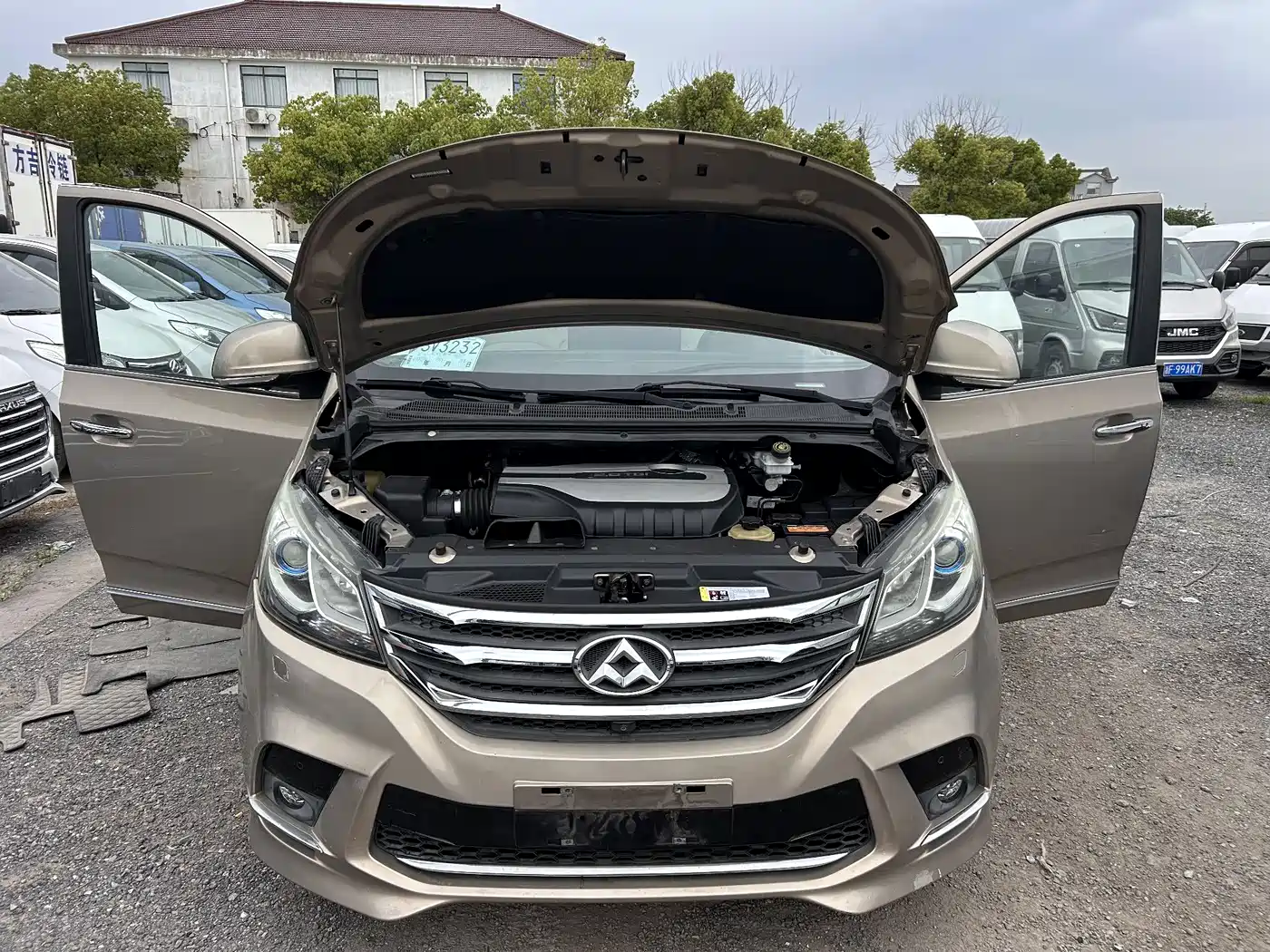 SAIC Maxus Maxus G10 2016 2.0T Automatic Luxury Executive Edition фото 15