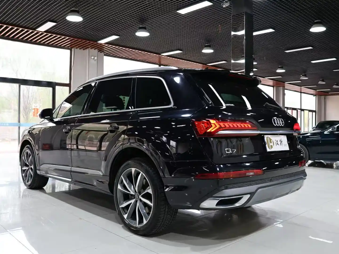 Фото 15 - Audi Q7
