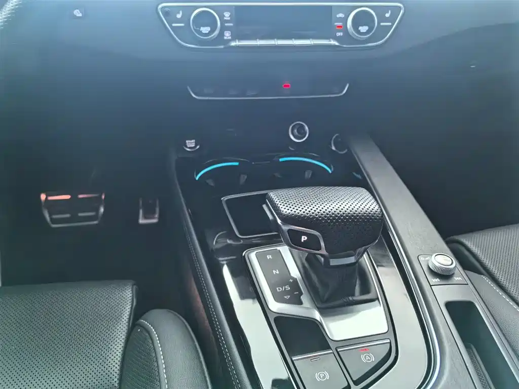 Audi A4L 2024 40 TFSI Luxury Dynamic фото 9