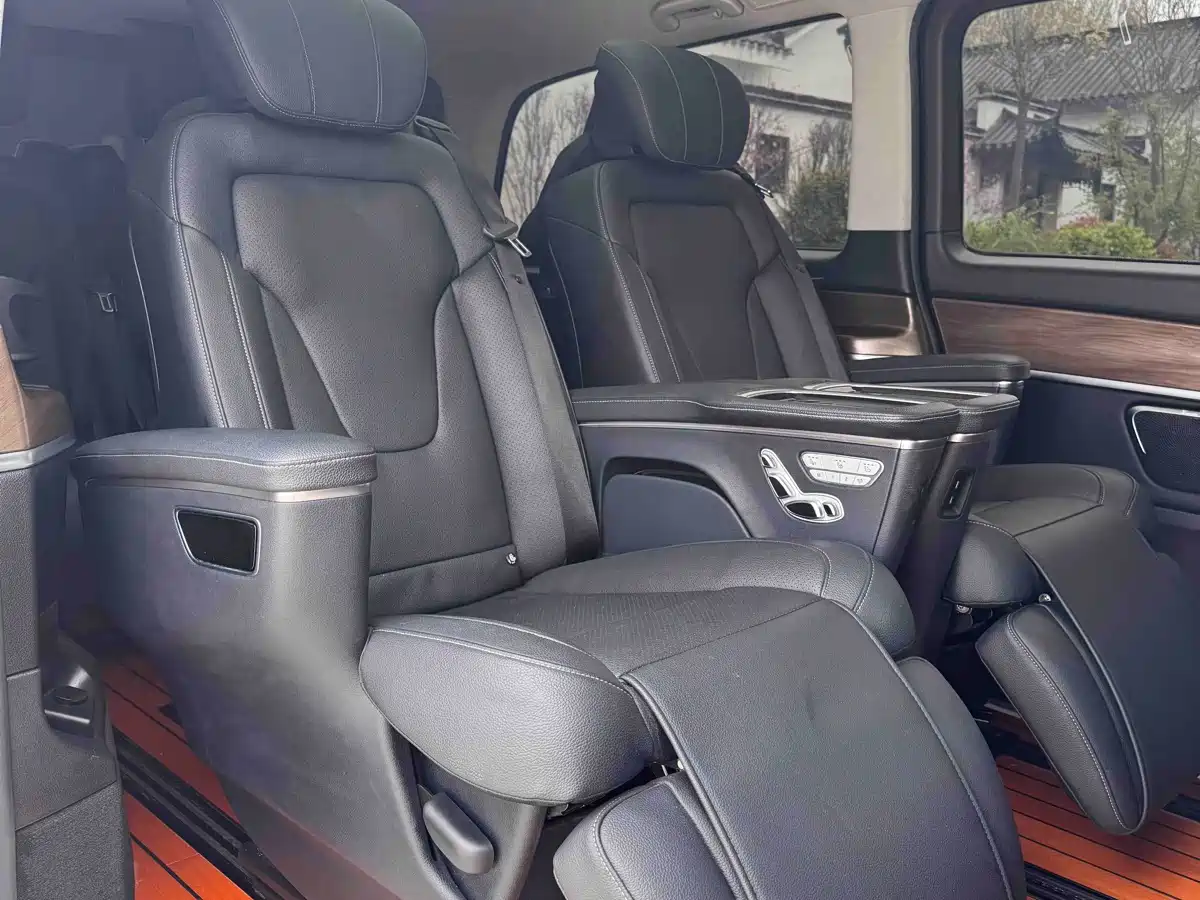 Mercedes-Benz V-Class 2020 Model V 260 L Long Wheelbase Luxury фото 11