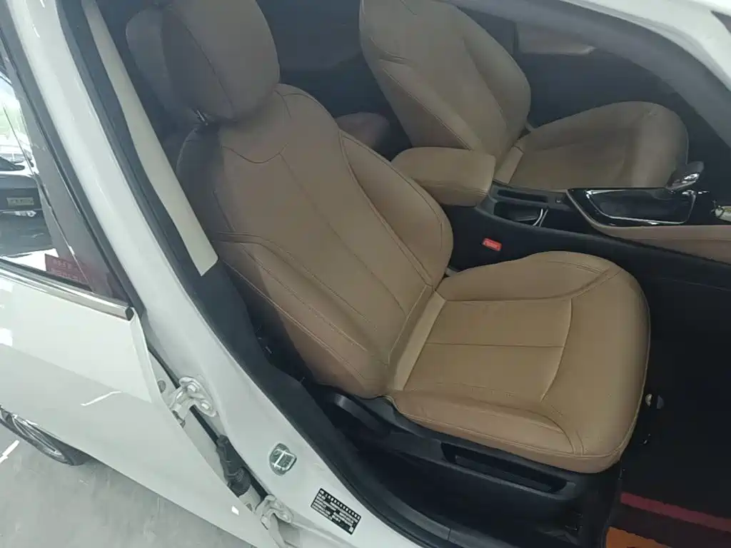 Buick GL6 2023 2021 323T Mild Hybrid Connected Luxury