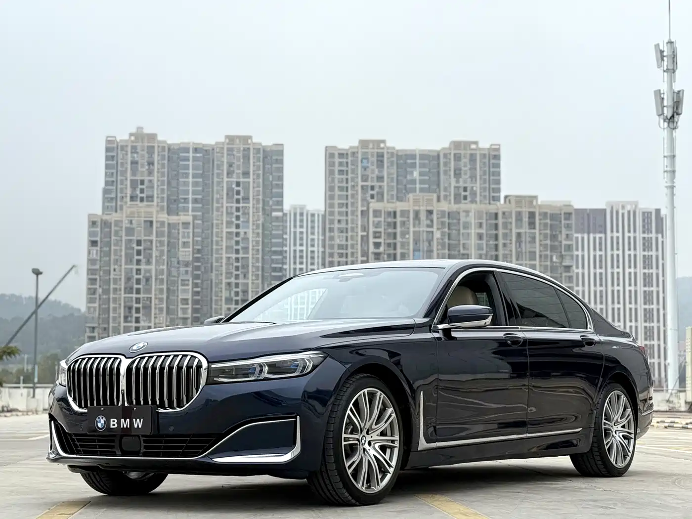 BMW 7 Series 2019 Facelift 740Li xDrive Executive Luxury Package фото 2