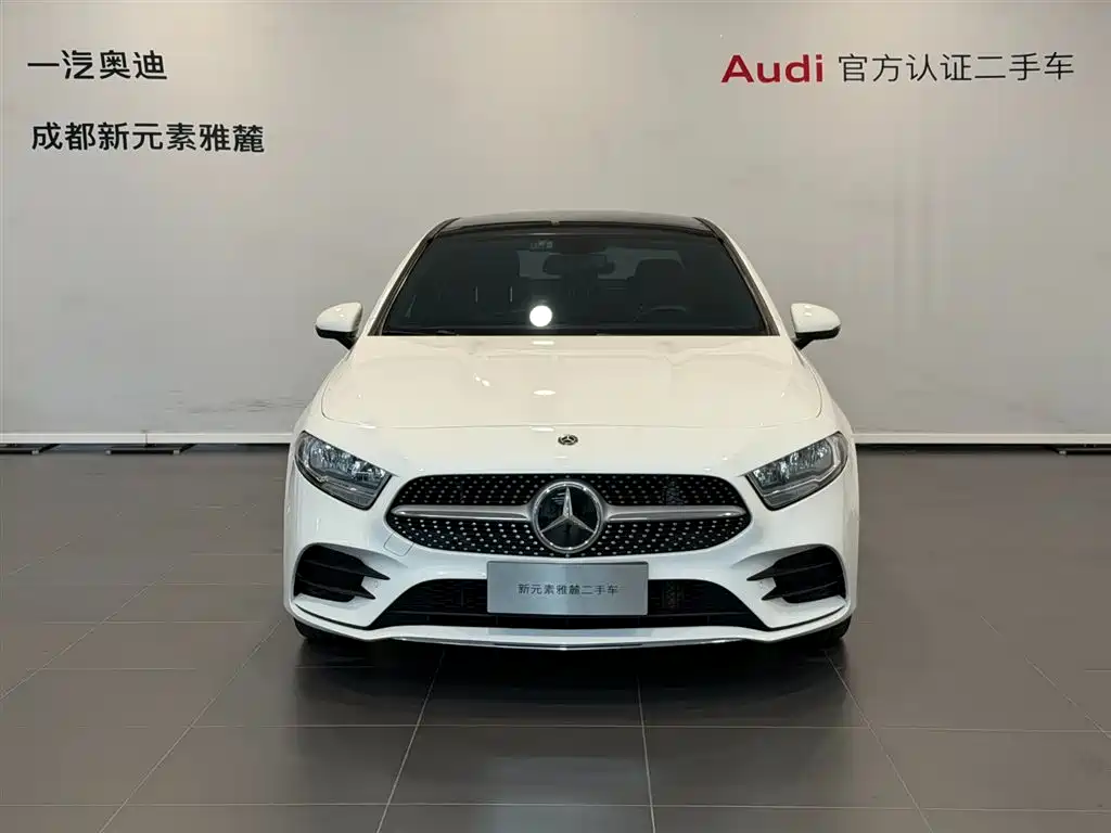Mercedes-Benz A-Class 2019 A 180 L Sport Sedan фото 2