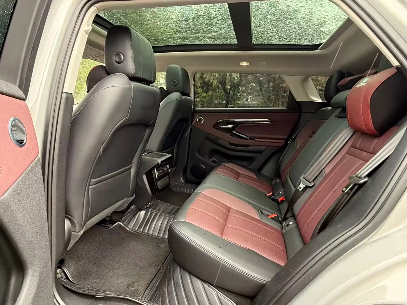 Land Rover Range Rover Evoque 2023 Range Rover Evoque L 249PS Luxury Edition фото 7